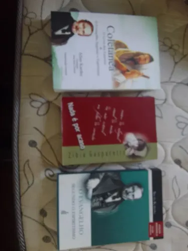 Livros semi novos