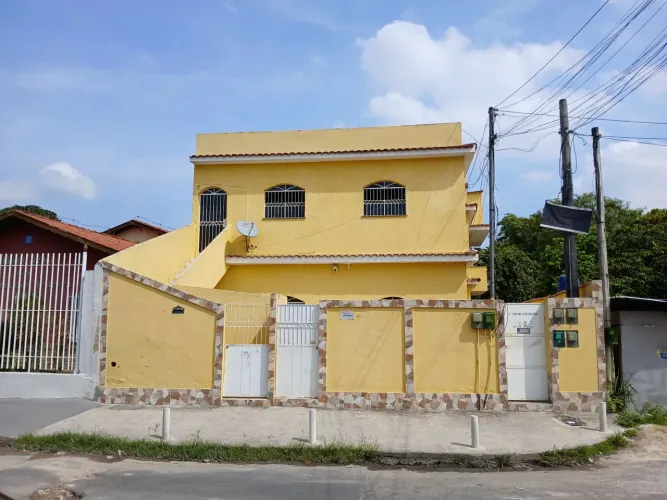 Alugo linda casa