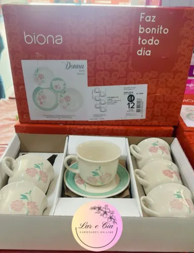 Jogo de xícara de porcelana