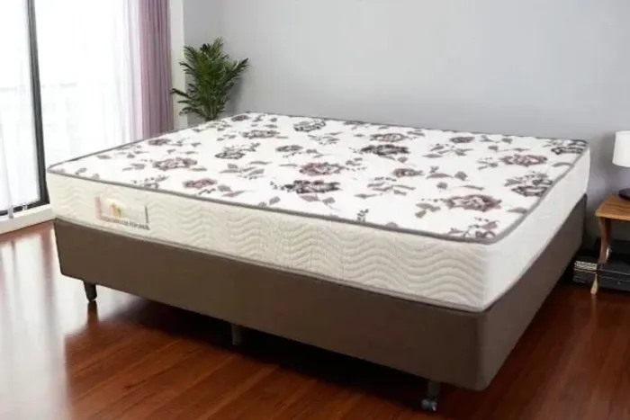 Colchão Casal Ultra Resistente com Espuma D26.