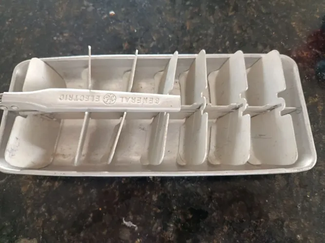 Forma de gelo antiga