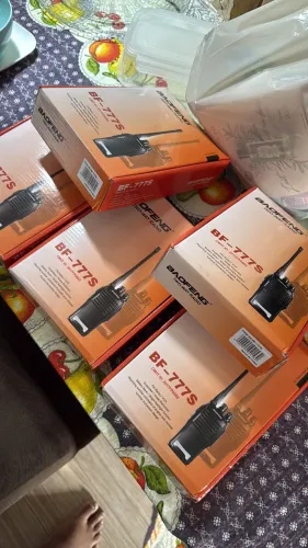 Kit Par 2 Radio Baofeng 777s Walk Talk Comunicador 16 Canais Lacrado