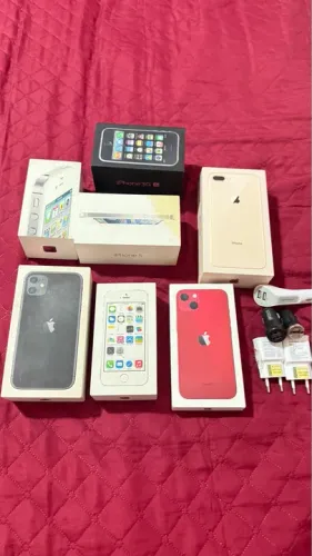 Caixas de IPhone e carregadores