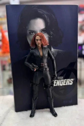 Boneco Hot toys Viúva Negra
