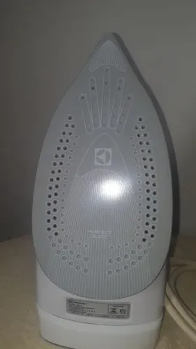 Ferro de passar roupa Electrolux Perfect Glide 220v