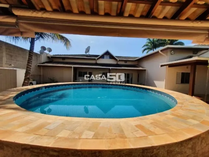 Casa à venda no Condomínio Vitória Residence em Jaguariuna/SP.