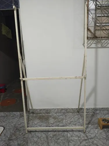 SUPORTE DE METAL PARA QUADRO