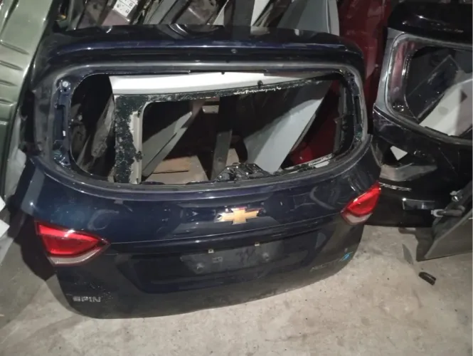 Tampa Traseira Chevrolet Spin 2017 A 2024 Original