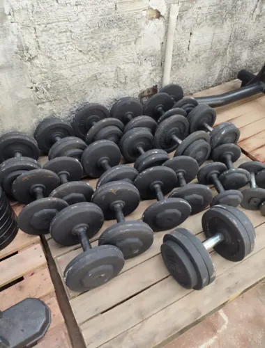 Halteres de Academia - pesos para exercícios 