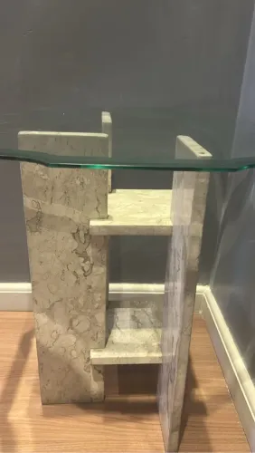 Mesa de Canto em Mármore com Vidro Temperado