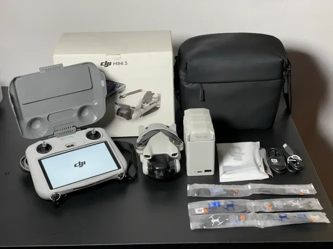 DRONE DJI Mini 3 Combo Fly More (zerado / com todos os acessórios)