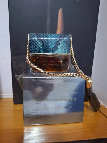 Perfume Divine Decadence Marc Jacobs - EDP 100ml (Descontinuado)