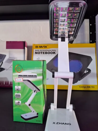 Luminária LED Dobrável e Recarregável de Mesa