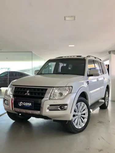 Mitsubishi Pajero HPE Full 3.2 4X4 T.i.dies. 5P AUT 2018