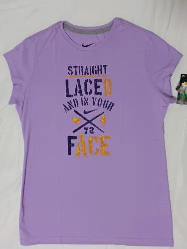 Camiseta menina Nike tamanho 12