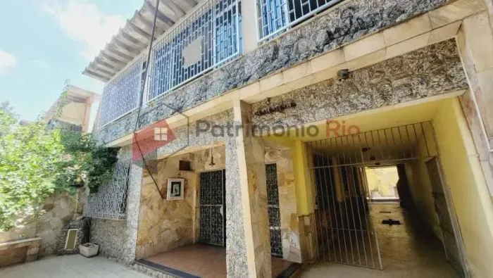 Casa com planta generosa, 3 quartos, piscina - Aceitando Financiamento!