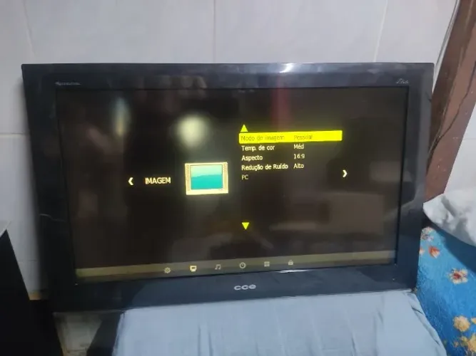 TV LCD CCE 32" (80cm)