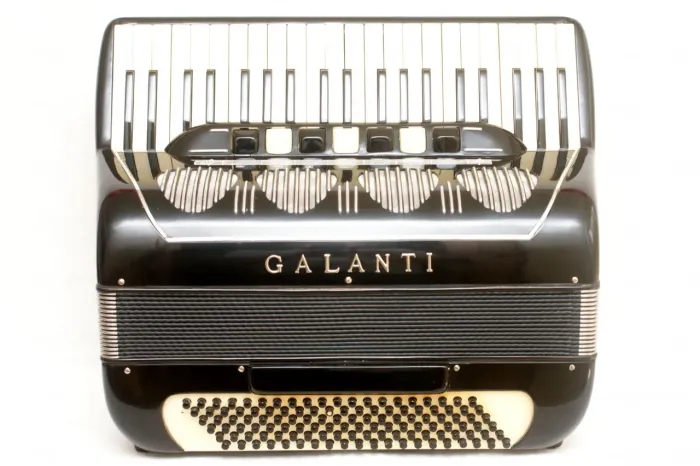 Acordeon Italiano Galanti 4a 120 Baixos