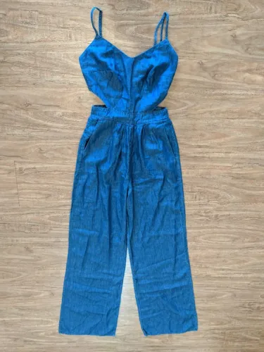 Macacão em jeans tam. PP