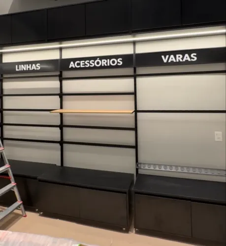 Conjunto de armário aéreo com cremalheira