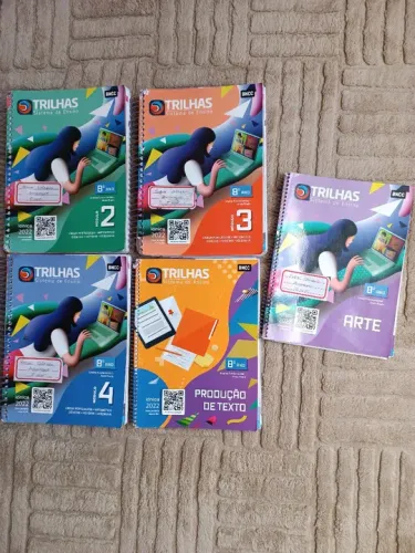 Livros coleção Trilhas 8º ano - FTD 