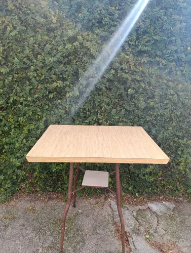 Mesa de tv giratória antiga