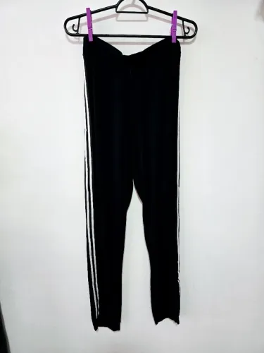 Calça Preta com Listras Brancas, tamanho G, Água Viva