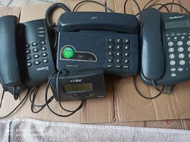 TRÊS TELEFONES