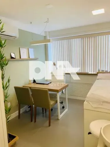 Sala : / Comercial / Jardim Botânico