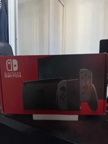 Nintendo Switch - Usado com caixa!