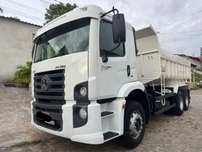 Vendo Caçamba Volks Bob 24.280 semi-leito