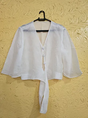 Blusa branca tecido transparente