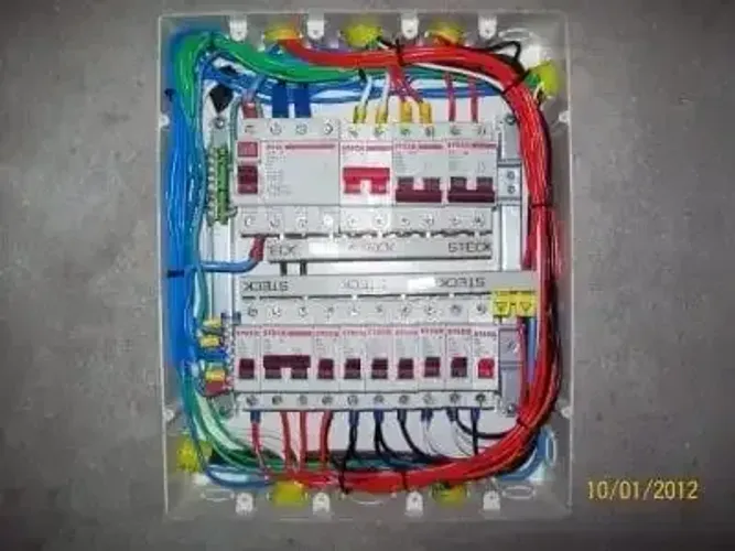 quadro , elétrica em geral, portão eletrônico, câmera interfones cerca elétrica 