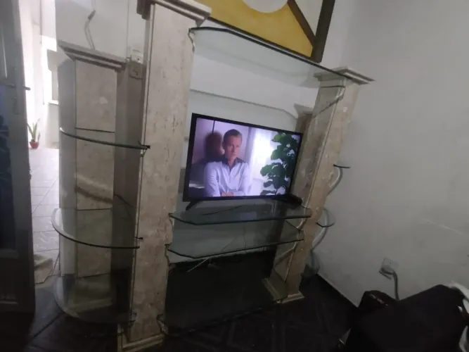 Estante de mármore com vidros usada - Não entrego e esse valor para sair logo