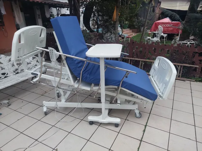Cama hospitalar articulada ,proclive lindíssima.