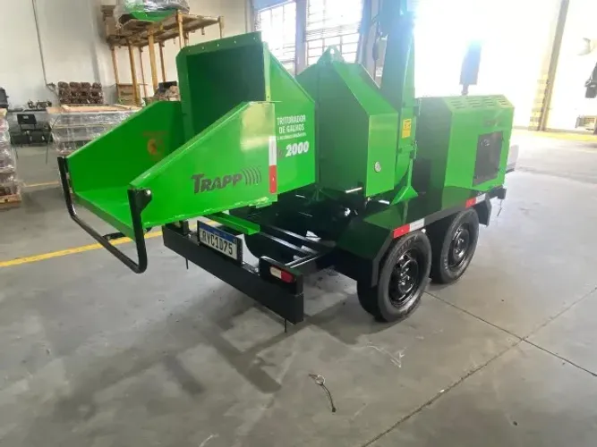 TRITURADOR DE GALHOS E TRONCOS TRAPP TR-2000