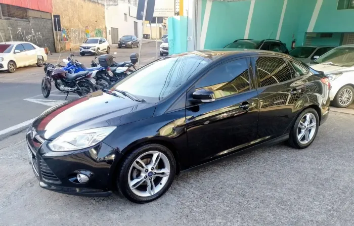 Focus Sedan SE 2.0 2015 Automático 