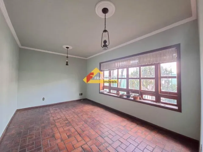 Casa para aluguel, 3 quartos, 1 suíte, 4 vagas, São Sebastião - Divinópolis/MG