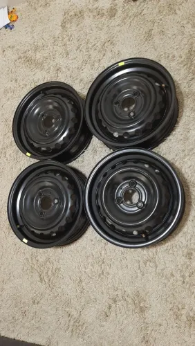 Rodas de ferro aro 14 Renault Kwid novas - O jogo 