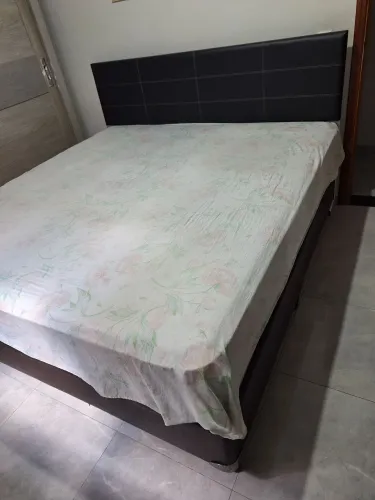 Vendo cama King size super espaçosa