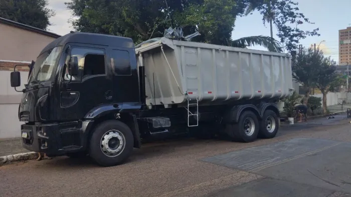 Vendo Ford cargo 2423! Ano 2013