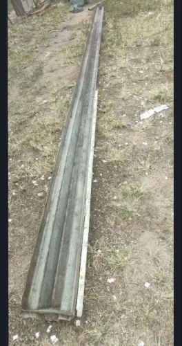 Vendo forma de poste semi nova