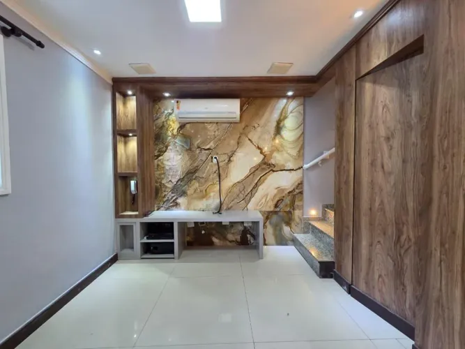 Casa em Condomínio à Venda em Praia Grande | Triplex 2 Suítes | 92m² R$ 545.000