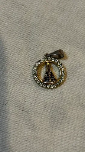 Pingente ouro18k nss Senhora Aparecida cravejada pedras de zircônia.