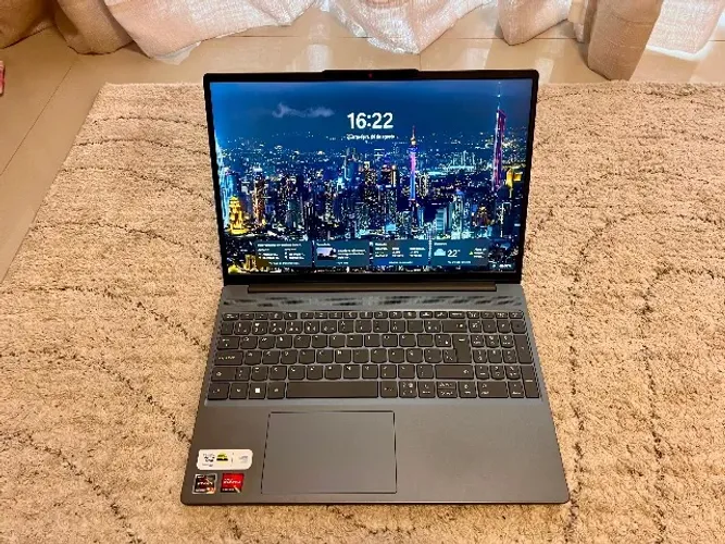 Lenovo Slim 3 Ryzen 7 7735hs + 8gb DDR5 + 256 SSD - Em estado de novo