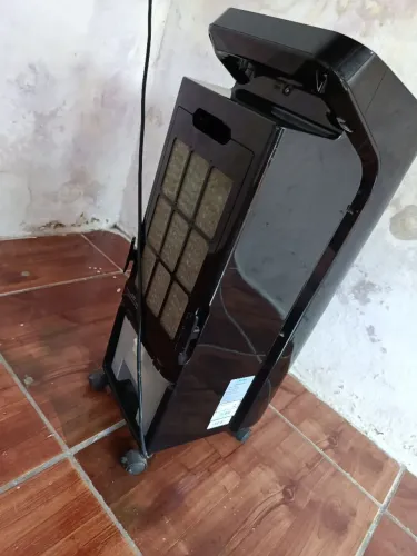 CLIMATIZADOR MIDEA, POUCO USADO