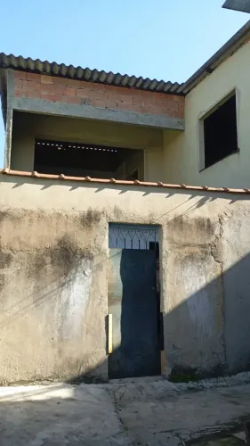 Vendo uma casa de vila em Realengo