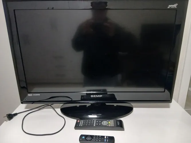 TV Semp 32" + Fire Stick Amazon