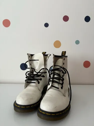 Bota Dr Martens Branca - tam 37