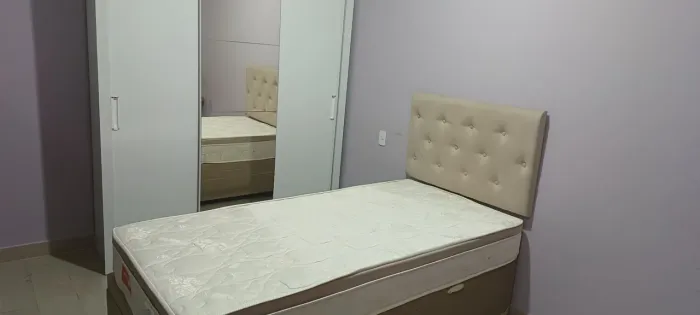 Guarda-Roupa Solteiro + Cama Box Solteiro com Cabeceira Capitonê